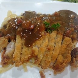 ข้าวแกงกะหรี่หมูทอด