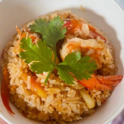 รังพูรัง อาหารตามสั่ง กะเพราะปลาน้ำแดง แฮมเบอเกอร์ สเต็กซี่โครง สาขาบ้านรังเพลิง