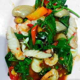 ผัดฉ่าทะเล