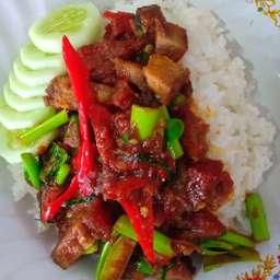 ข้าวคน้าพริกแกงหมูหมัก