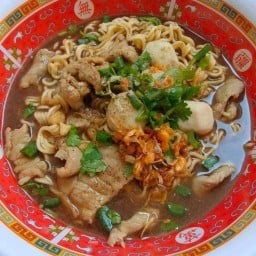 สุขถาวร9ก๋วยเตี๋ยวหมูน้ำตก&ต้มยำ