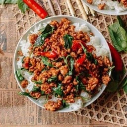 นี่ไงจีจ้าข้าวกะเพราไก่35บาท ขนมจีนน้ำยากะทิ ปลาหมึกย่าง