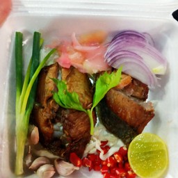 ปลาอินทรีเค็มทอด ทรงเครื่อง