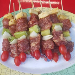 น้องแฝด BBQหมู  ลูกชิ้นย่าง ไส้กรอกย่าง