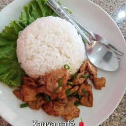 ข้าวหมูทอดกระเทียมพริกไทย