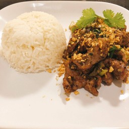 ข้าวทอดกระเทียมพริกไทย