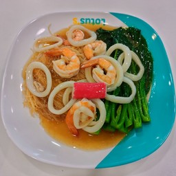 ราดหน้าทะเลเส้นใหญ่,เส้นหมี่