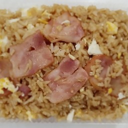 ข้าวผัดเบค่อน