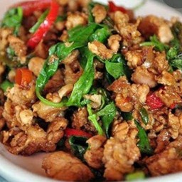 กระเพราเนื้อโคขุน(กับข้าว)