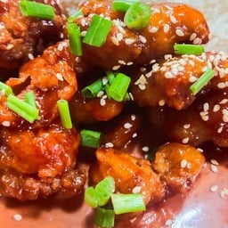 ไก่กรอบราดซอส ไซส์ใหญ่มากมาก