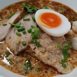 ก๋วยเตี๋ยวต้มยำน้ำเต้าหู้