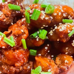 ไก่กรอบราดซอส ไซส์พอดีอิ่ม