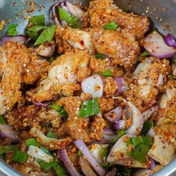 ยำไก่แซ่บ