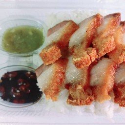 ร้านหมูสามชั้นทอด ลุงเชษฐ์  -