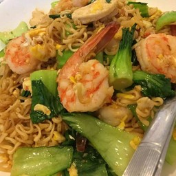 ผัดมาม่ากุ้ง+หมึก