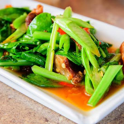 ข้าวราดผัดคะน้า