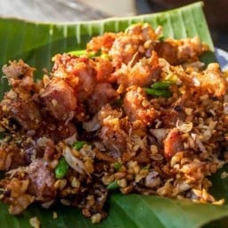 Oink Oink XXL ข้าวหน้าหมูทอดฮ่องกง (ทดลองเปิดร้าน)   แคราย
