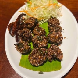 ลาบหมูทอด