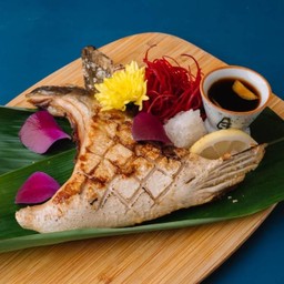 แก้มปลาฮามาจิย่างเกลือ/ซีอิ้ว