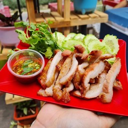 หมูย่างน้ำจิ้มแจ่ว