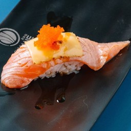 A23.ซูชิแซลมอนเบิร์นชีส