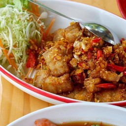 สามชั้นผัดพริกเกลือ