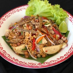 ยำไวไวหมูยอหมูสับ+ปลากรอบ