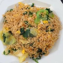 ผัดมาม่าใส่ไข่