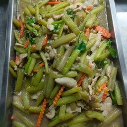 ป้าตุ๊แกงใต้ จรัญฯ75