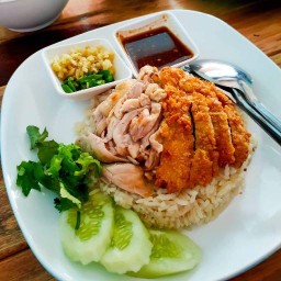 ก.ไก่ในเล้า ข้าวมันไก่แซ่บ ก้านเหลือง