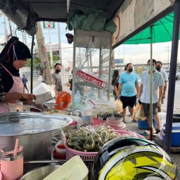 ข้าวหมกไก่ มันไก่ ก๋วยเตี๋ยวเนื้อ มาลียะ ฮาลาลเจ้าเก่าตรงข้ามบุญถาวร สาขาหน้าปั้มพีที ตรงข้ามบุญถาวร รังสิต