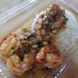 ข้าวกุ้งกระเทียม