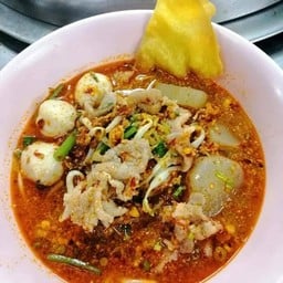 กะเพราโจร กินกันเตี๋ยว นมเหนียวชงหอม
