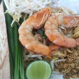 ผัดไทยกุ้งสด