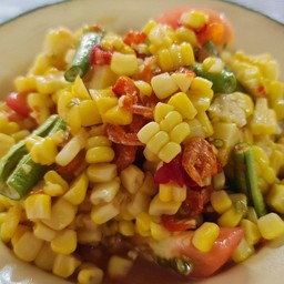 ส้มตำข้าวโพด