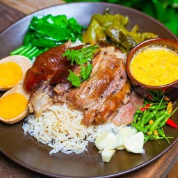 ขาหมูเฮียปุ้ยหนามแดง หนามแดง