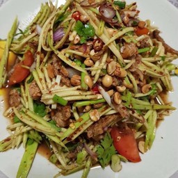 ยำมะม่วงปลาจิ้งจั้ง