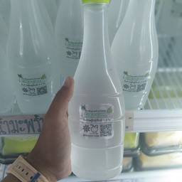น้ำมะพร้าวน้ำหอมสดขวดใหญ่