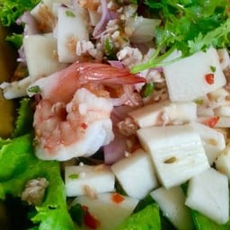 ยำยอดมะพร้าว