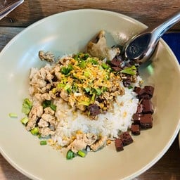 ข้าวต้มแห้งไก่ผัด