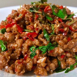 กระเพราเนื้อ (กับข้าว)