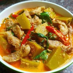 แกงฟักทองใส่หมู กะทิ