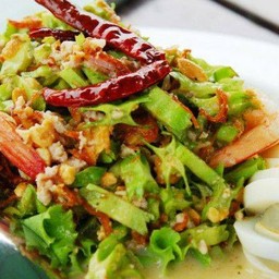 ยำถั่วพูหมูสับ ไข่ต้ม