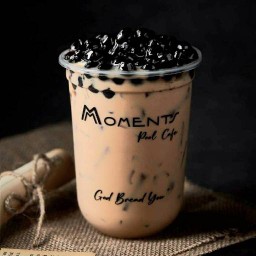 โมเม้นท์ พูล คาเฟ่ ภัทรแมนชั่น