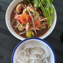 ร้านส้มตำสองฝั่งโขง