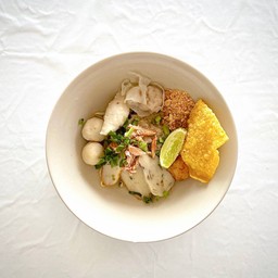 ก๋วยเตี๋ยวรวมเครื่องแห้ง