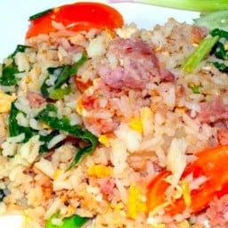 ข้าวผัดแหนมไก่.