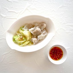 เกี๊ยวปลาลวกจิ้ม