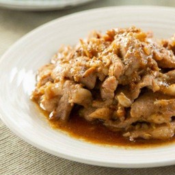 ข้าวหน้าไก่ผัดกระเทียม
