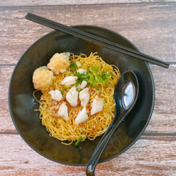 บะหมี่เกี๊ยวกุ้วเนื้อปู